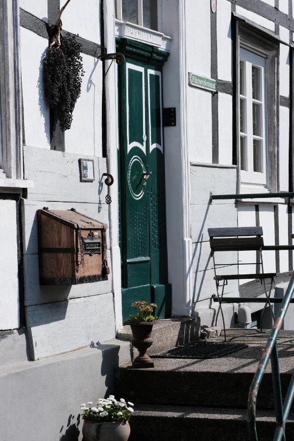 Ferienwohnung Am Schlossberg ゾーリンゲン エクステリア 写真